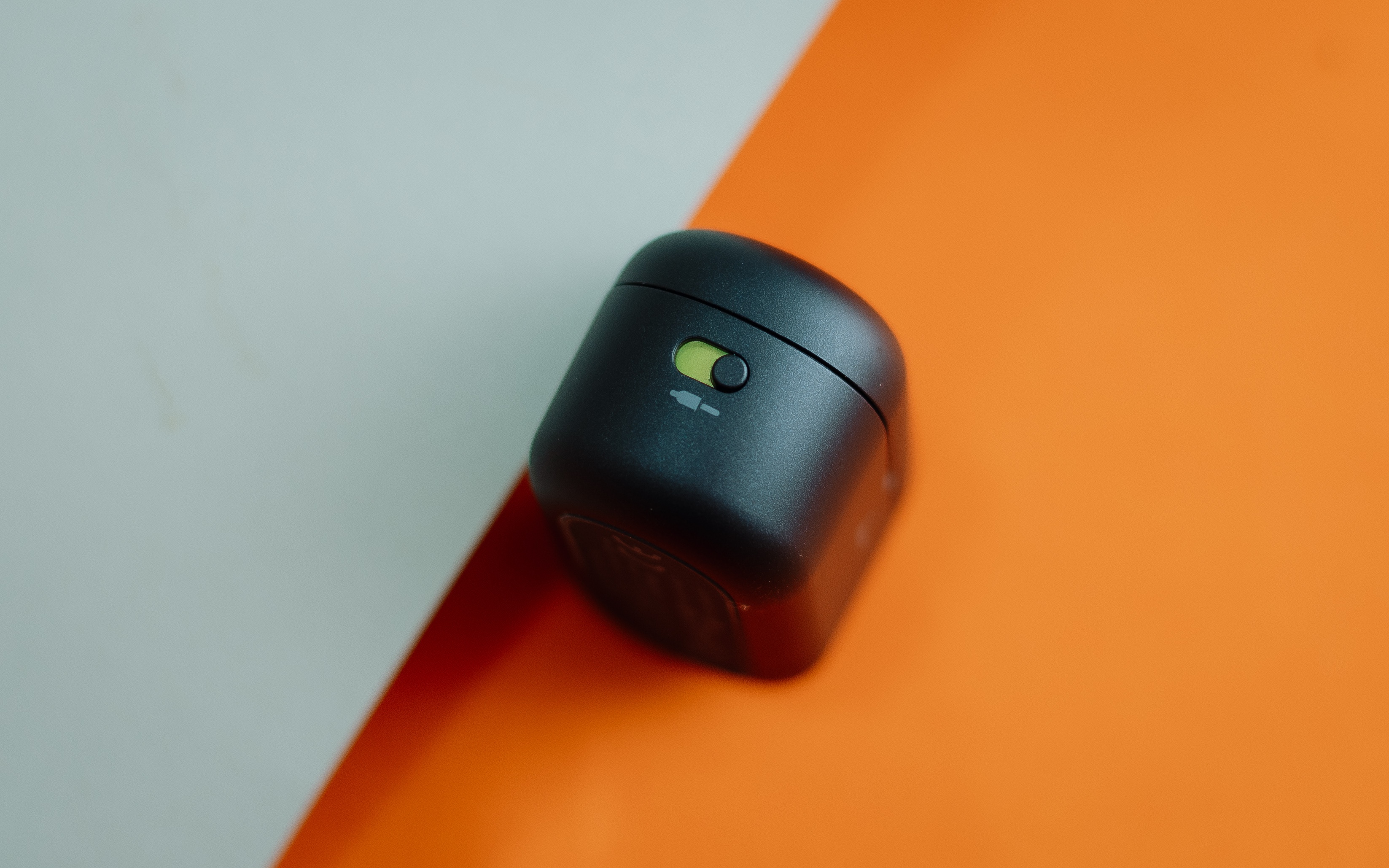 tai nghe dang mua anh 2