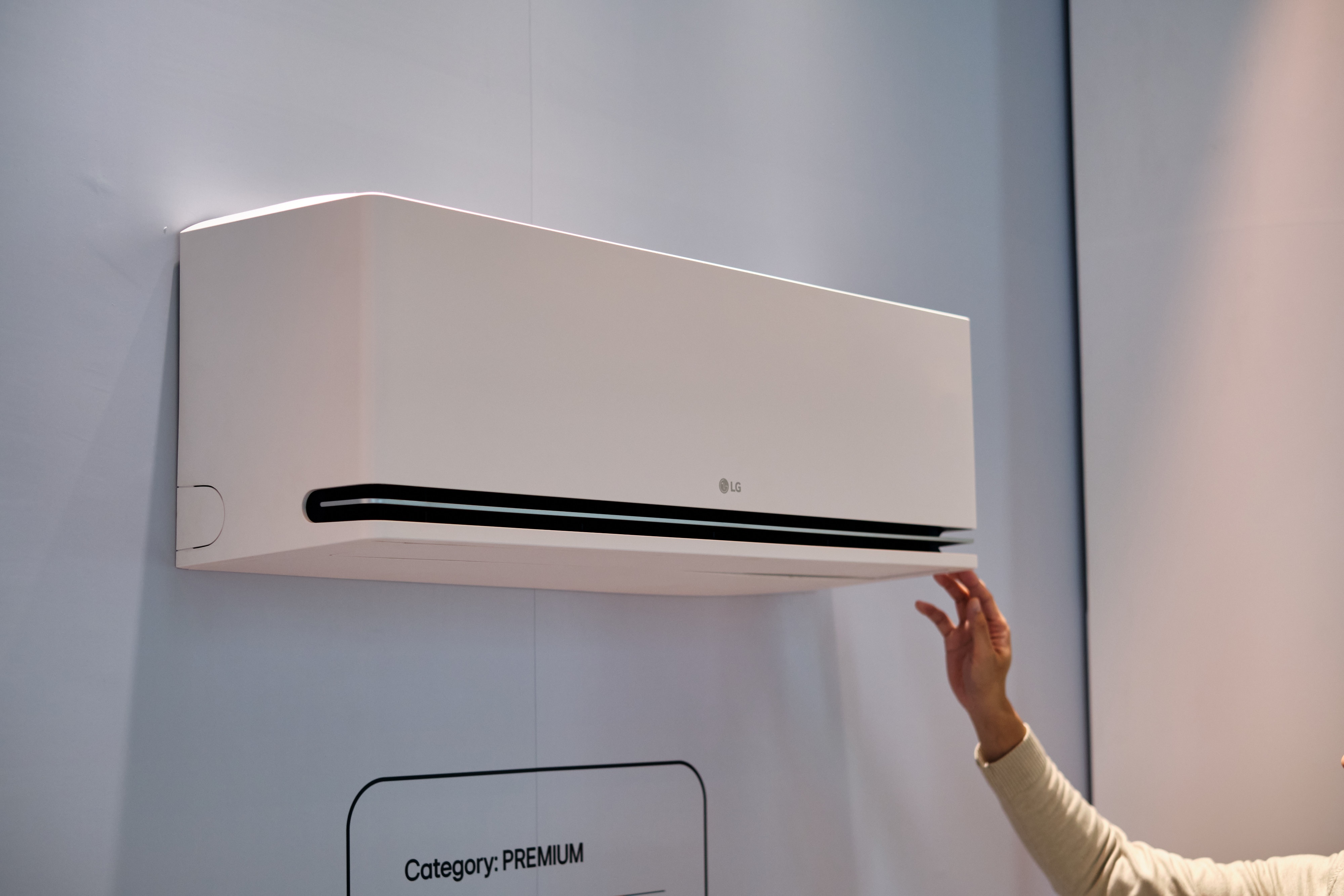 Day co the la ly do gay dau dau, chong mat khi dung may lanh hinh anh