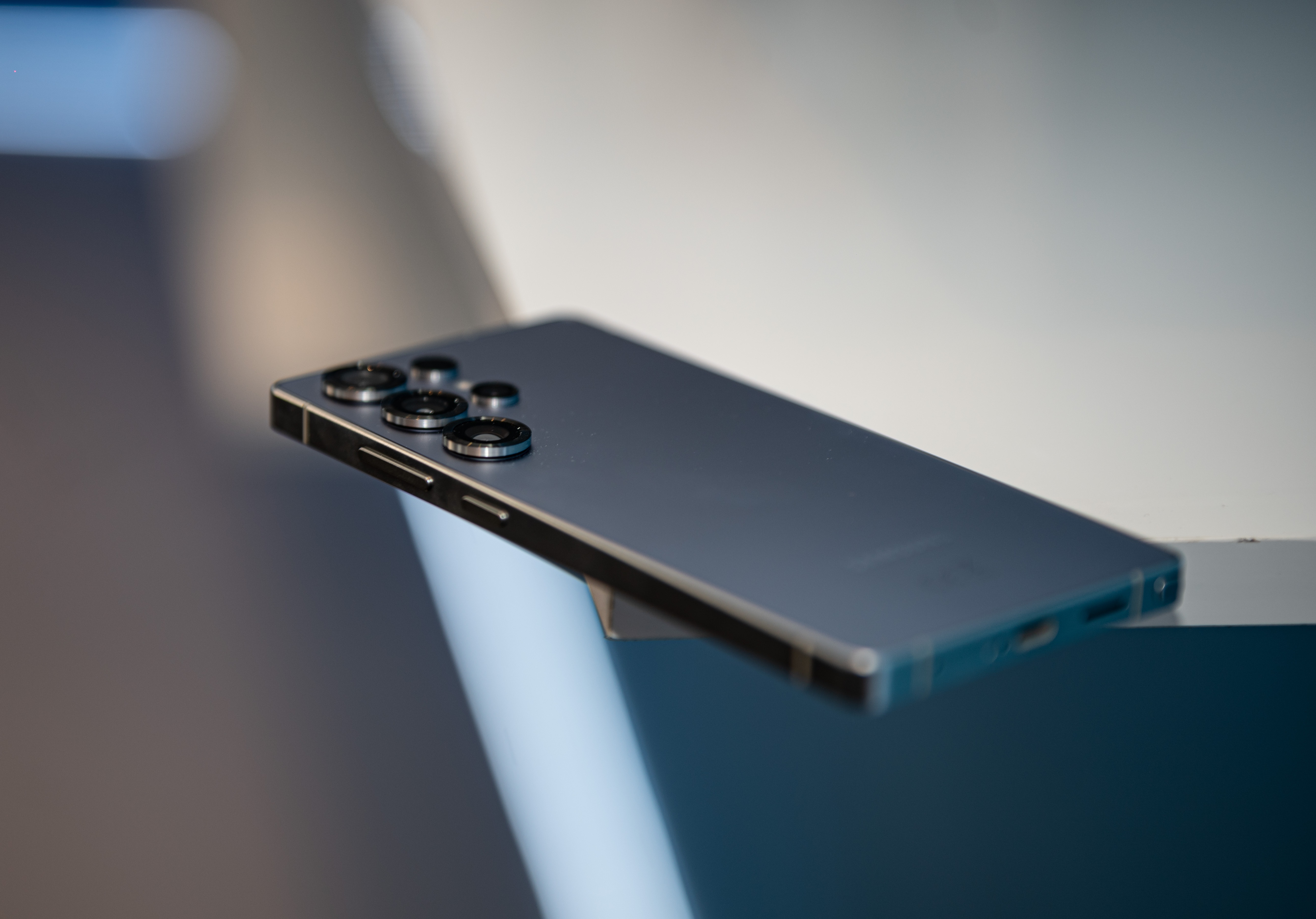 AI tren Galaxy S25 lam duoc gi? hinh anh