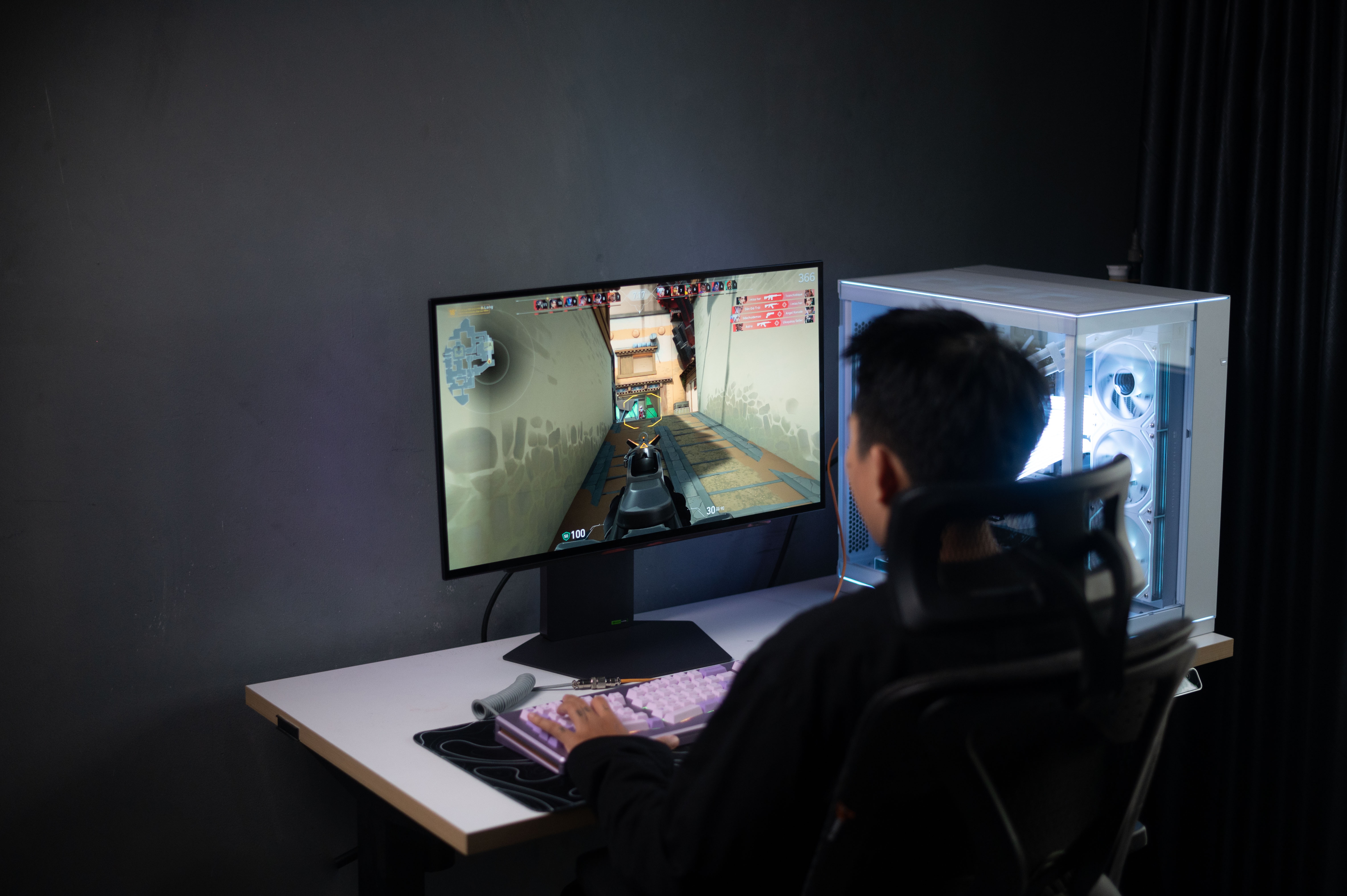 Khac gi khi choi game tren man hinh 480 Hz hinh anh