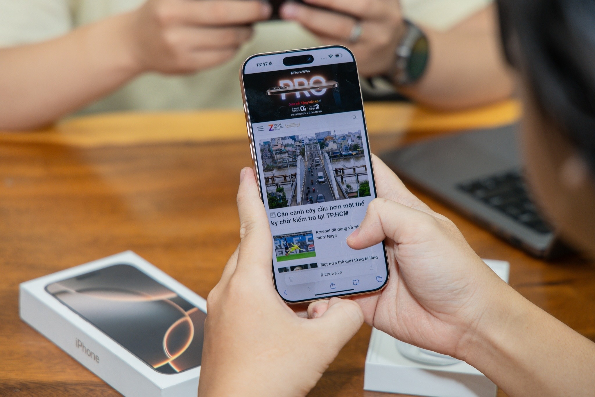 Apple giam gia dong loat iPhone o Viet Nam hinh anh