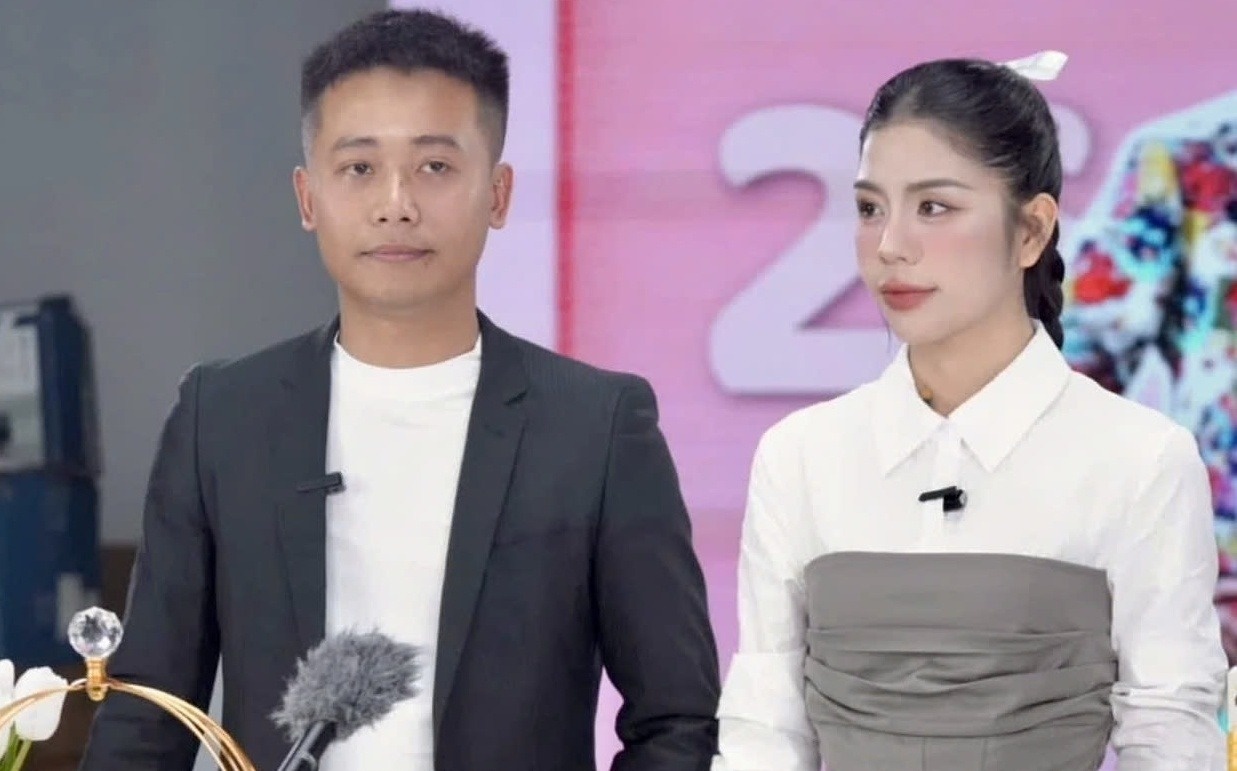 Quang Linh Vlogs, Hang Du Muc mat 300.000 nguoi theo doi hinh anh