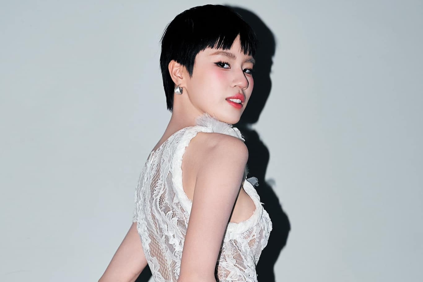 Phao bi hack kenh YouTube hinh anh