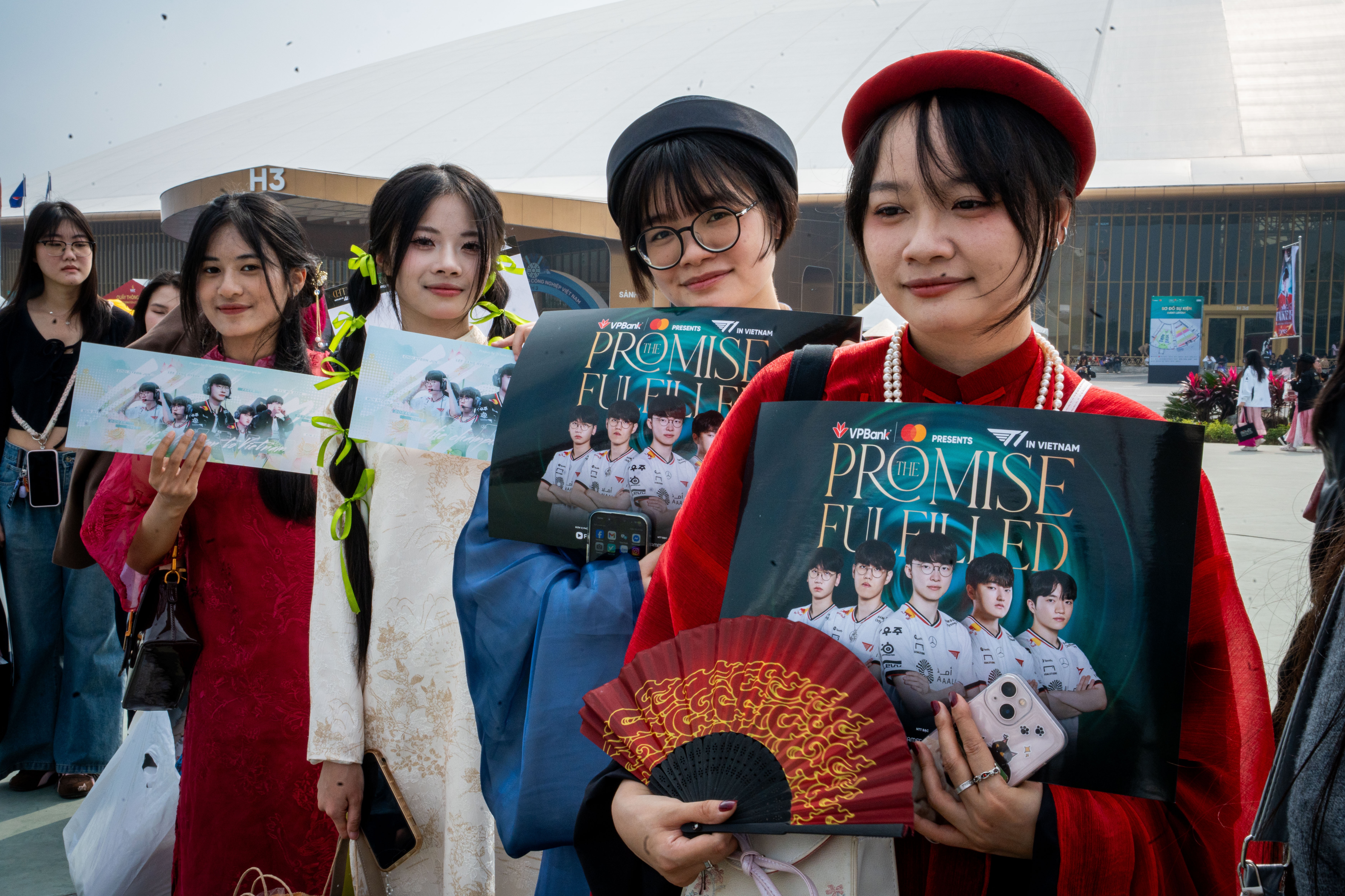 T1 sang Viet Nam anh 6