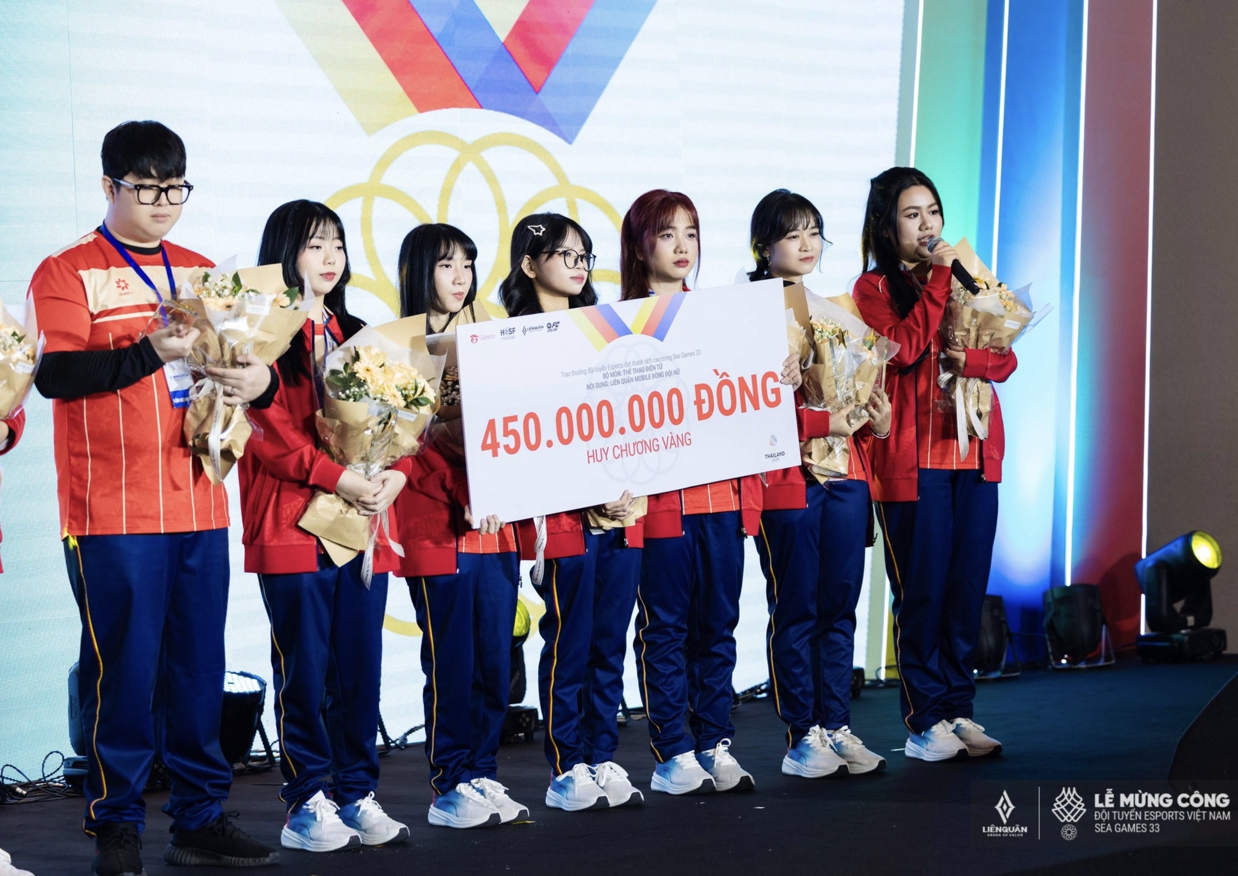 Doi eSports Viet Nam nhan thuong tien ty sau HCV SEA Games hinh anh