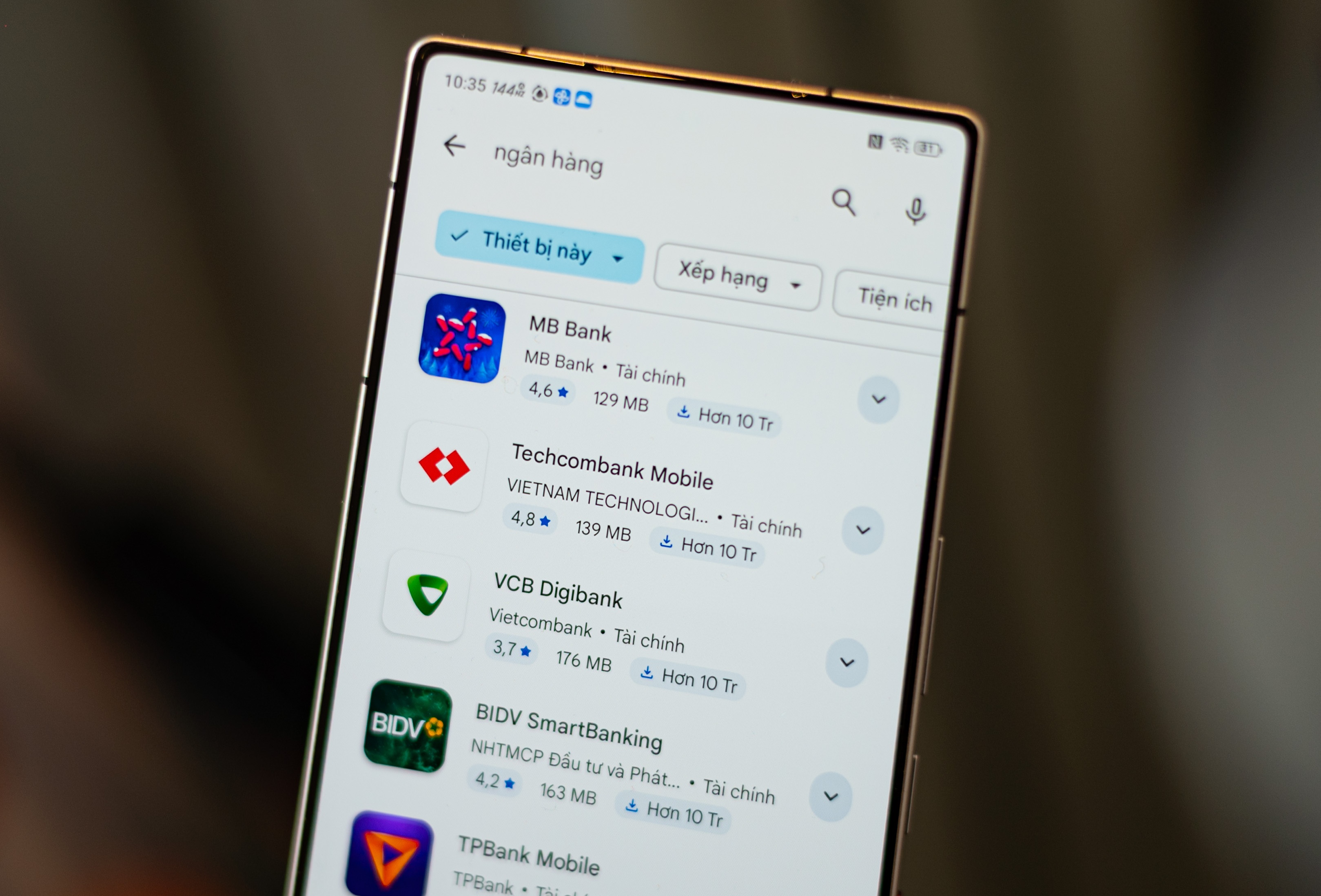 May Android xach tay kho chay app ngan hang tu ngay 1/3 hinh anh