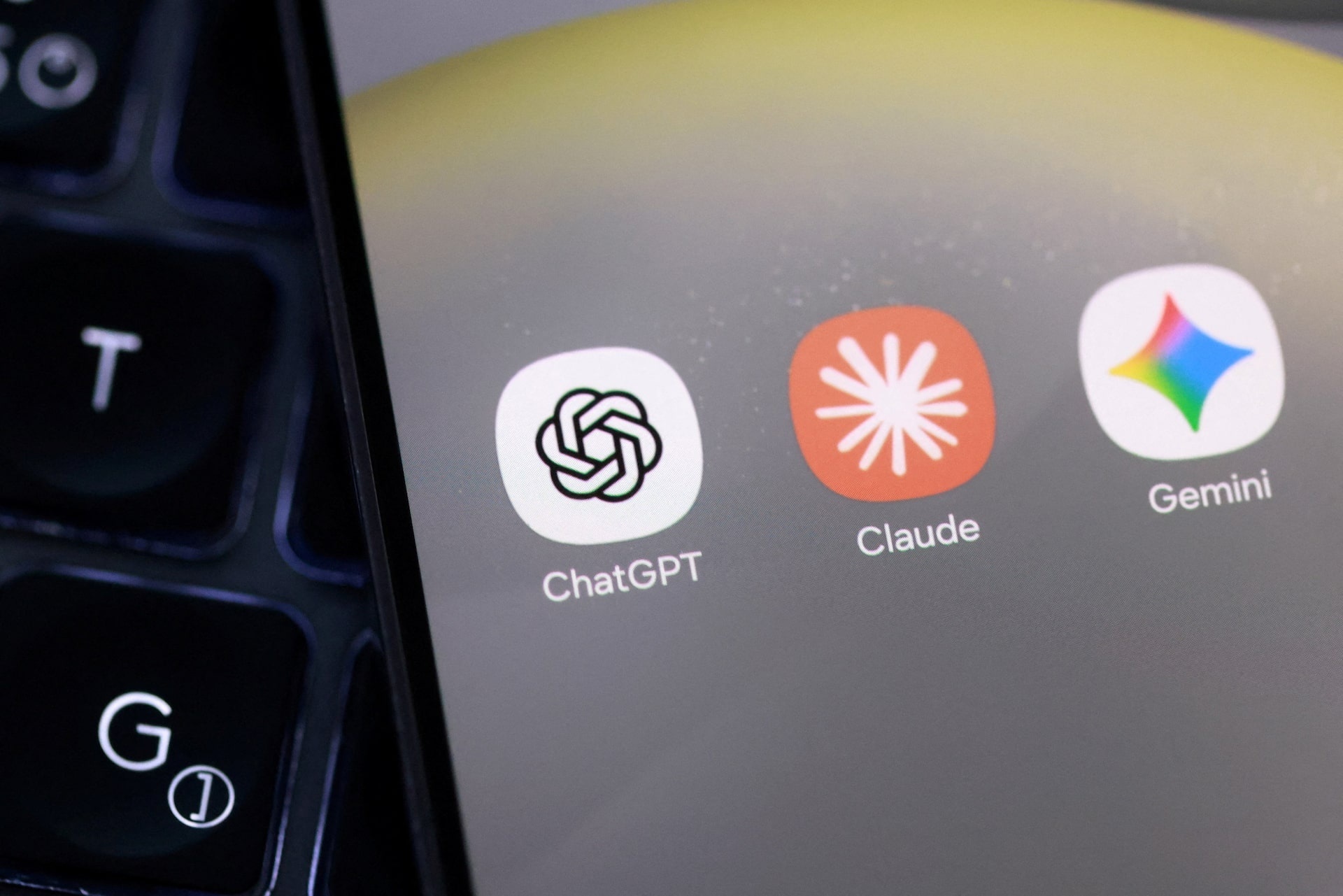 Cháy túi vì tiền cho app bản quyền mỗi tháng