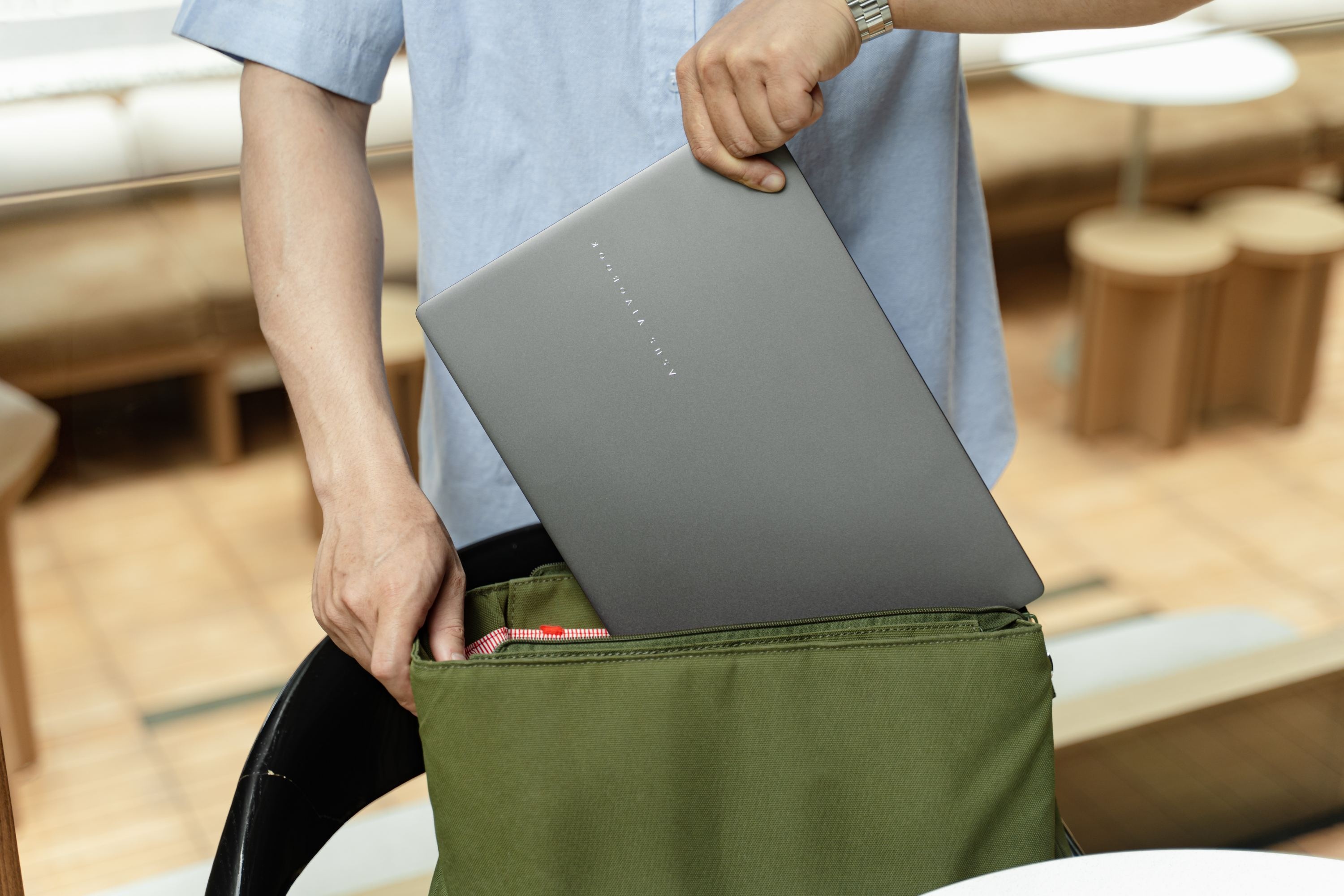 Làm gì khi giá laptop không ngừng tăng?