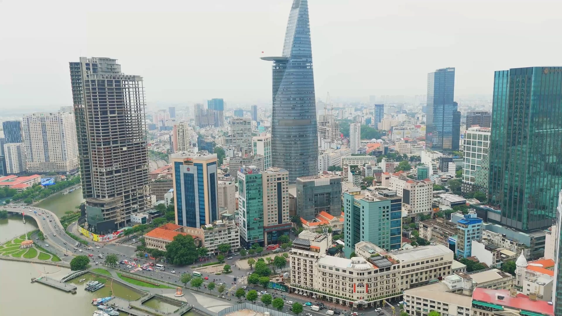 Việt Nam đã tiến bao xa trong mục tiêu tăng trưởng GDP 2 con số?