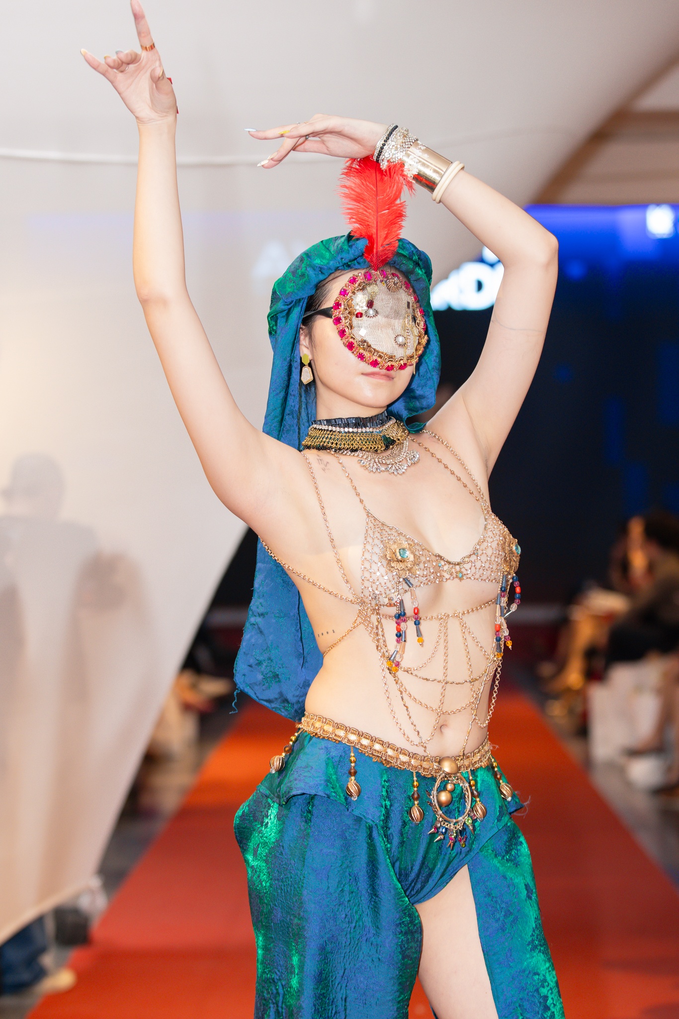 sinh vi&ecirc;n ảnh 18
