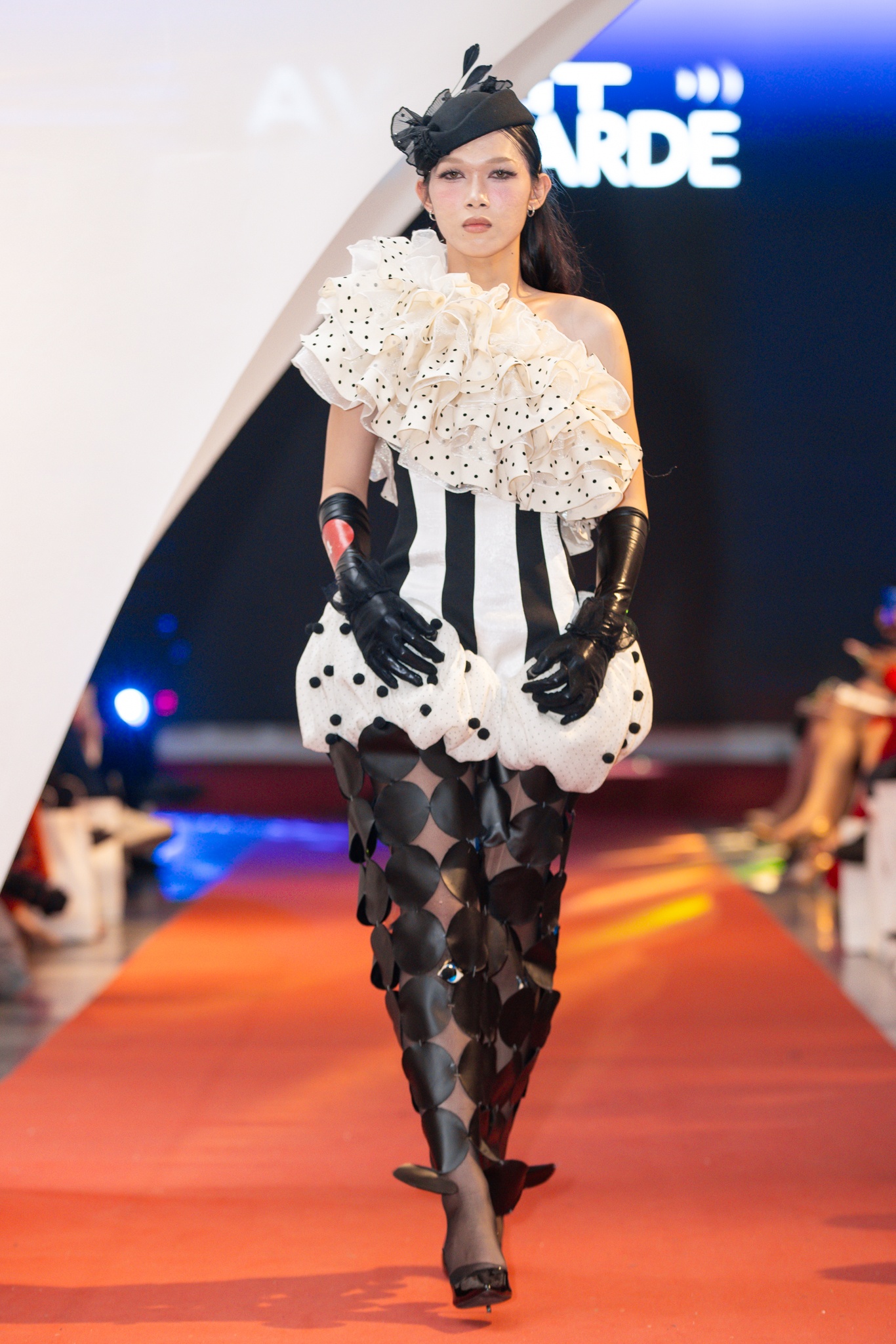 sinh vi&ecirc;n ảnh 4