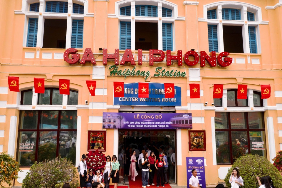 24 gio ‘food tour’ thuong thuc huong vi Hai Phong hinh anh