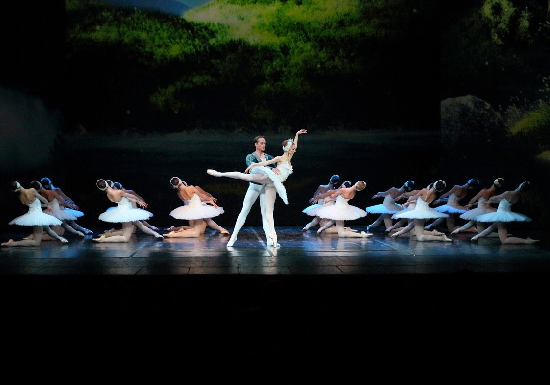 9 trieu dong cho cap ve xem 'Ho thien nga' hinh anh