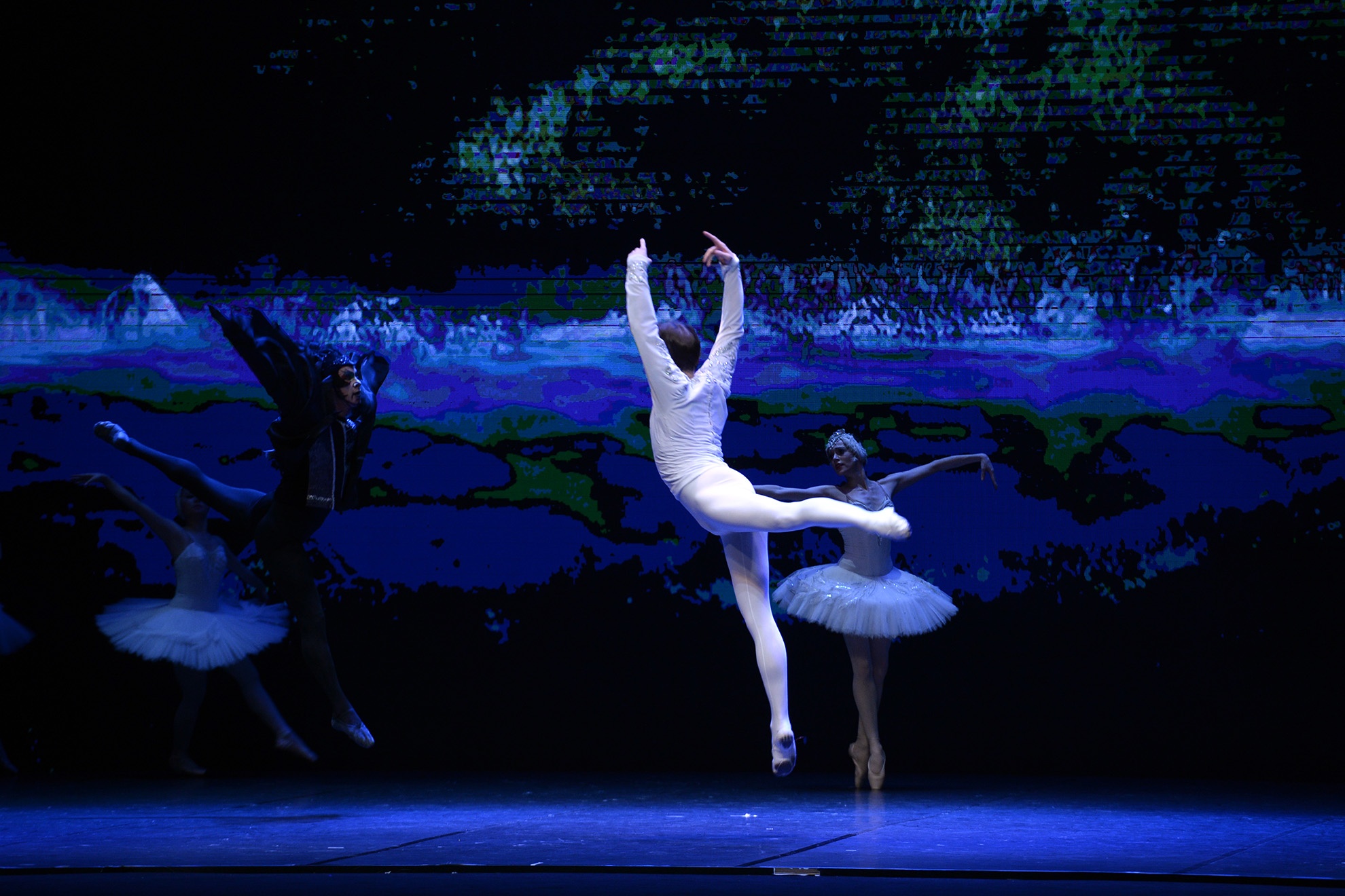 Cuộc chiến đấu cuối cùng giữa thiện và ác, giữa hoàng tử Siegfried và phù thủy Rothbart.