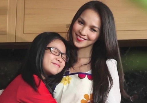 Nhung bai hat ve cha me dang thinh hanh o Vbiz hinh anh