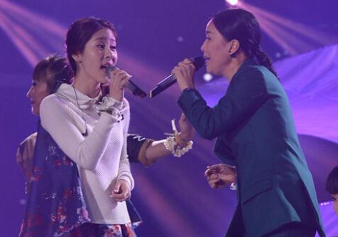 Gap Nhau Chi Bang Hoai Niem - Na Anh & Truong Bich Than (The Voice China 2014) hinh anh