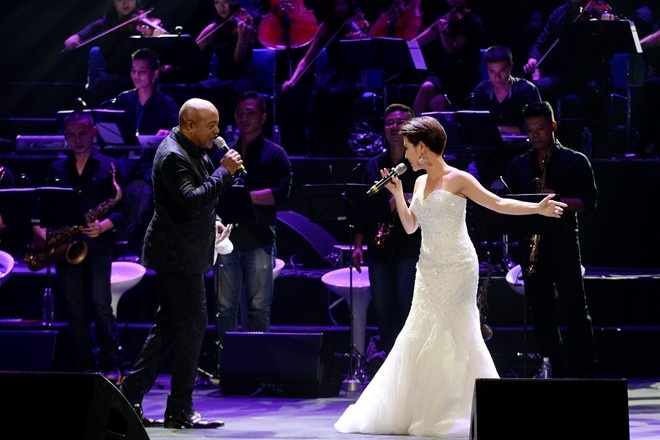 Đạt chất lượng nghệ thuật cao nhưng buổi diễn của Peabo Bryson ở Hà Nội không quá đông khán giả và buổi diễn ở TP HCM trước đó đã phải huỷ vì không bán được vé.