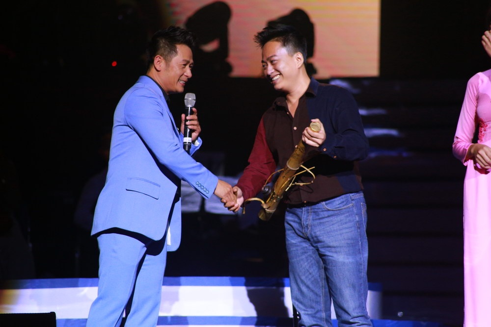 Cuối cùng, chiêc điếu cày đặc biệt của Bằng Kiều cũng có chủ nhân mới. 