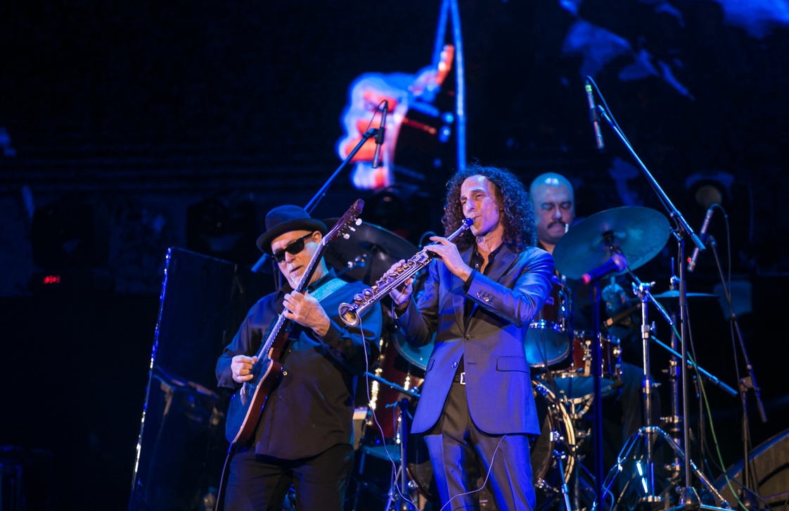 Kenny G và ban nhạc đã tạo nên một nhịp độ co giãn rất hợp lý cho đêm nhạc khiến khán giả không nhàm chán