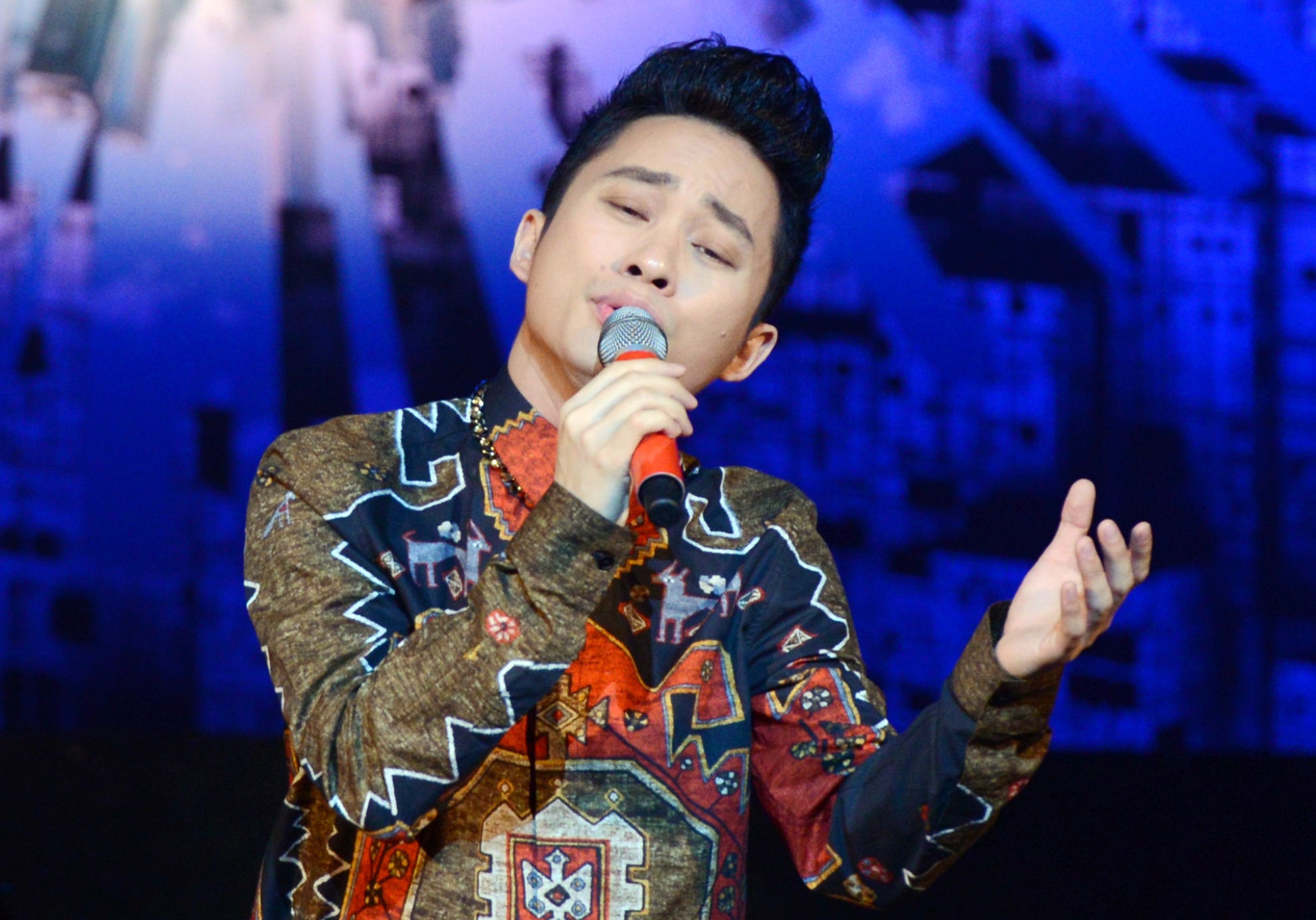 Tung Duong hat ca khuc moi tang con trai dau long hinh anh