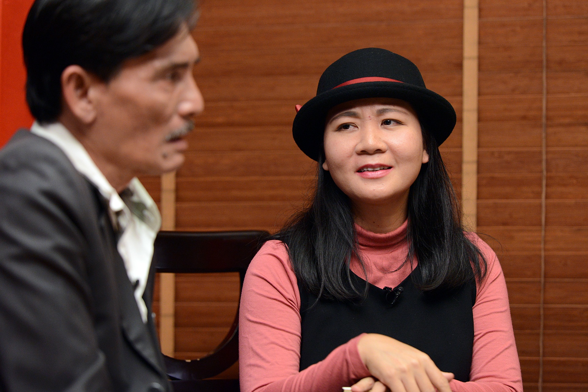 Nha bao Dinh Thu Hien ke ve ky niem dang nho voi Thuong Tin hinh anh