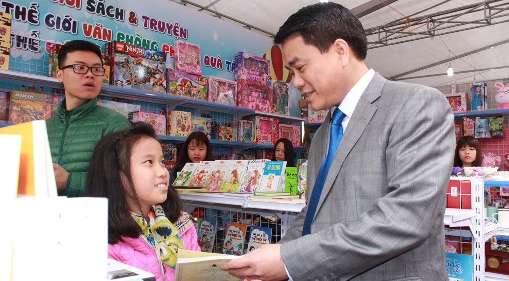 Trao giai thuong sach tai Ngay sach Viet Nam 2016 hinh anh