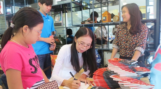 Hanh trinh di tim cai nhin tich cuc cho cong dong hinh anh