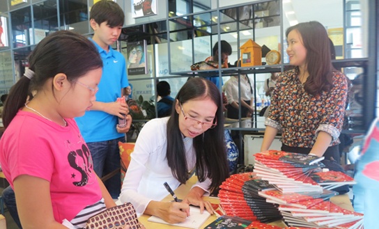 nha van vo dieu thanh ra sach moi anh 1