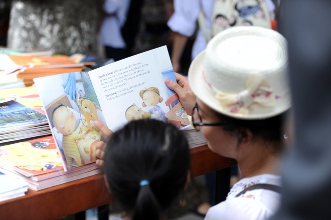 Ngay sach Viet Nam anh 2