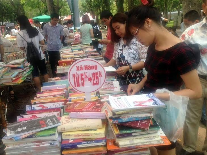 Ngay sach Viet Nam anh 2