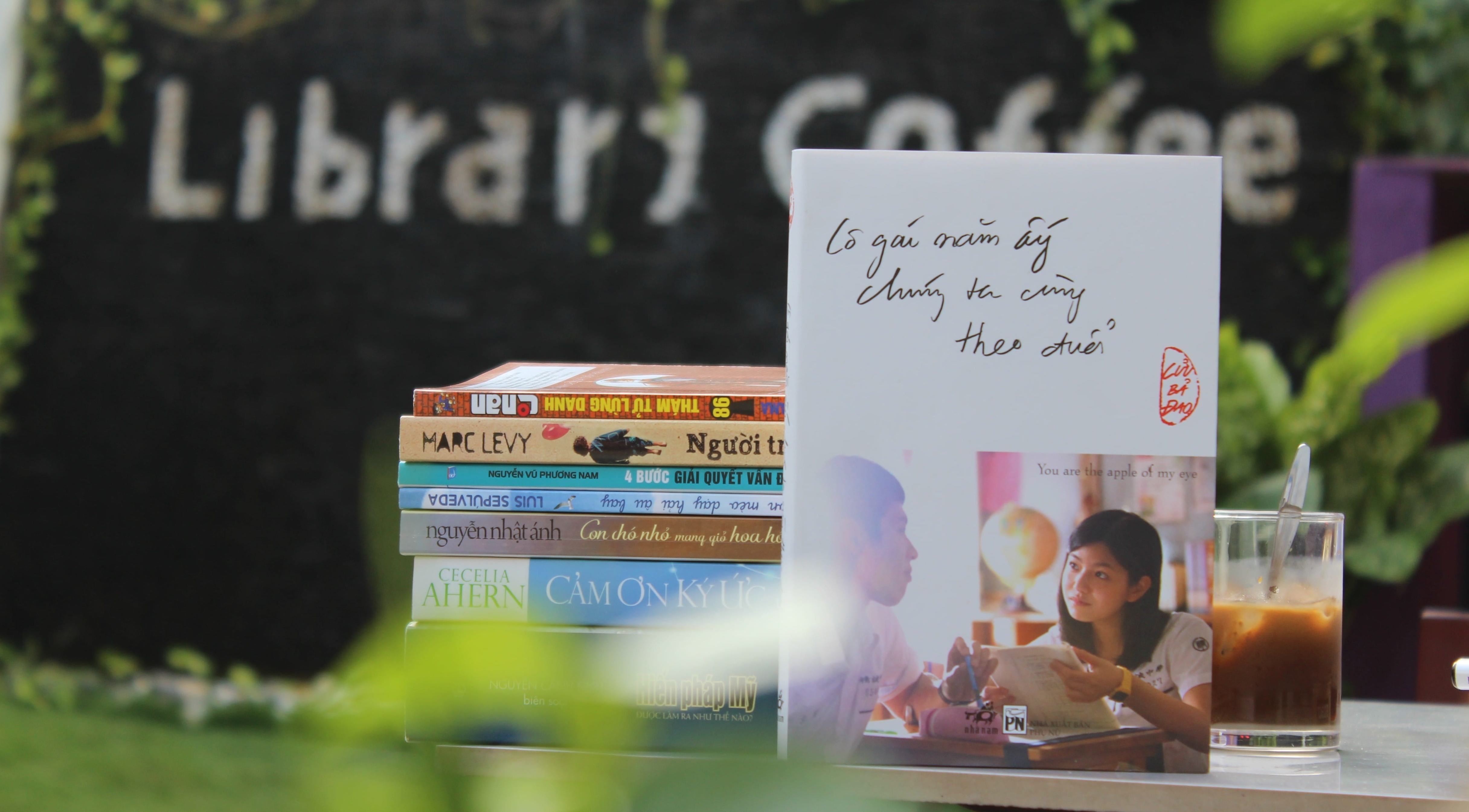 Nhung cuon sach goi nho tuoi thanh xuan hinh anh