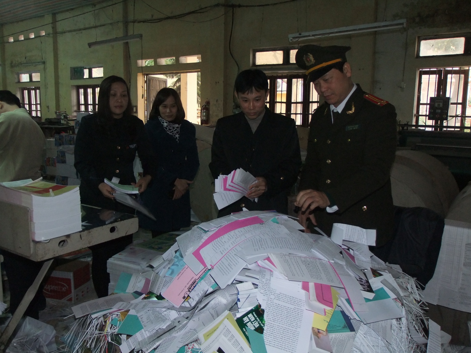 nạn in lậu sách ảnh 2 nan in lau sach anh 2