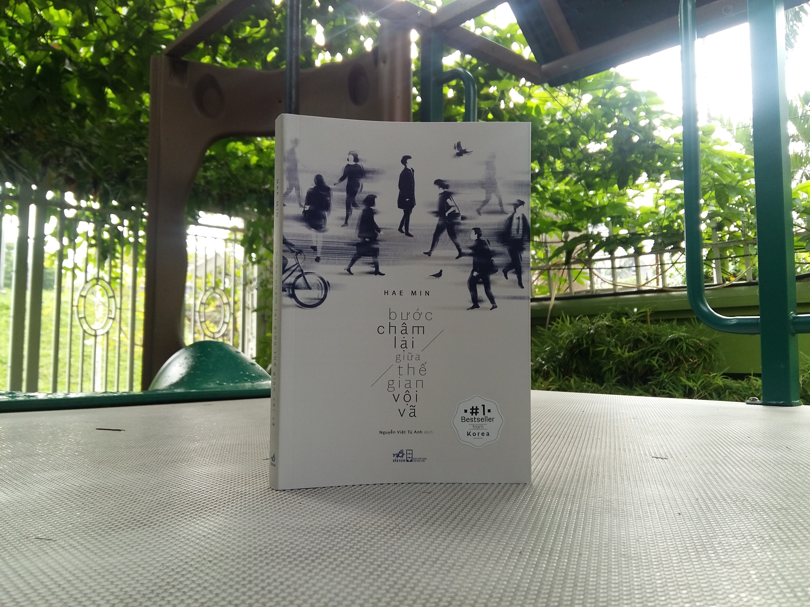 Buoc cham lai giua the gian voi va,  Hae Min,  van hoc Han Quoc, anh 1