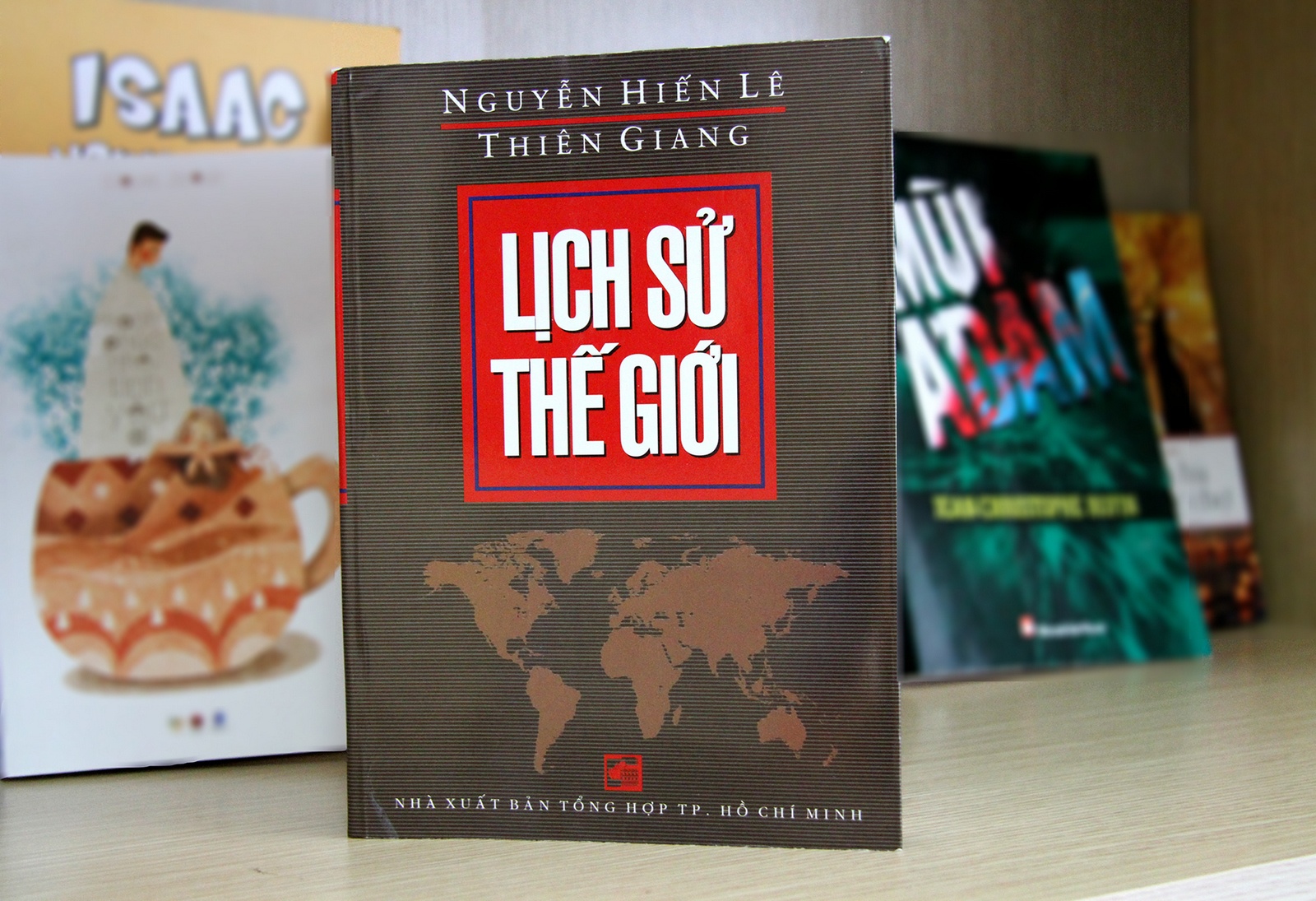 Ra sach tuyet ban cua nha Nguyen Hien Le anh 1