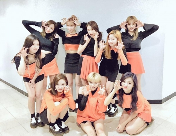 trận chiến lễ trao giải Kpop cuối năm  ảnh 2 tran chien le trao giai Kpop cuoi nam anh 2