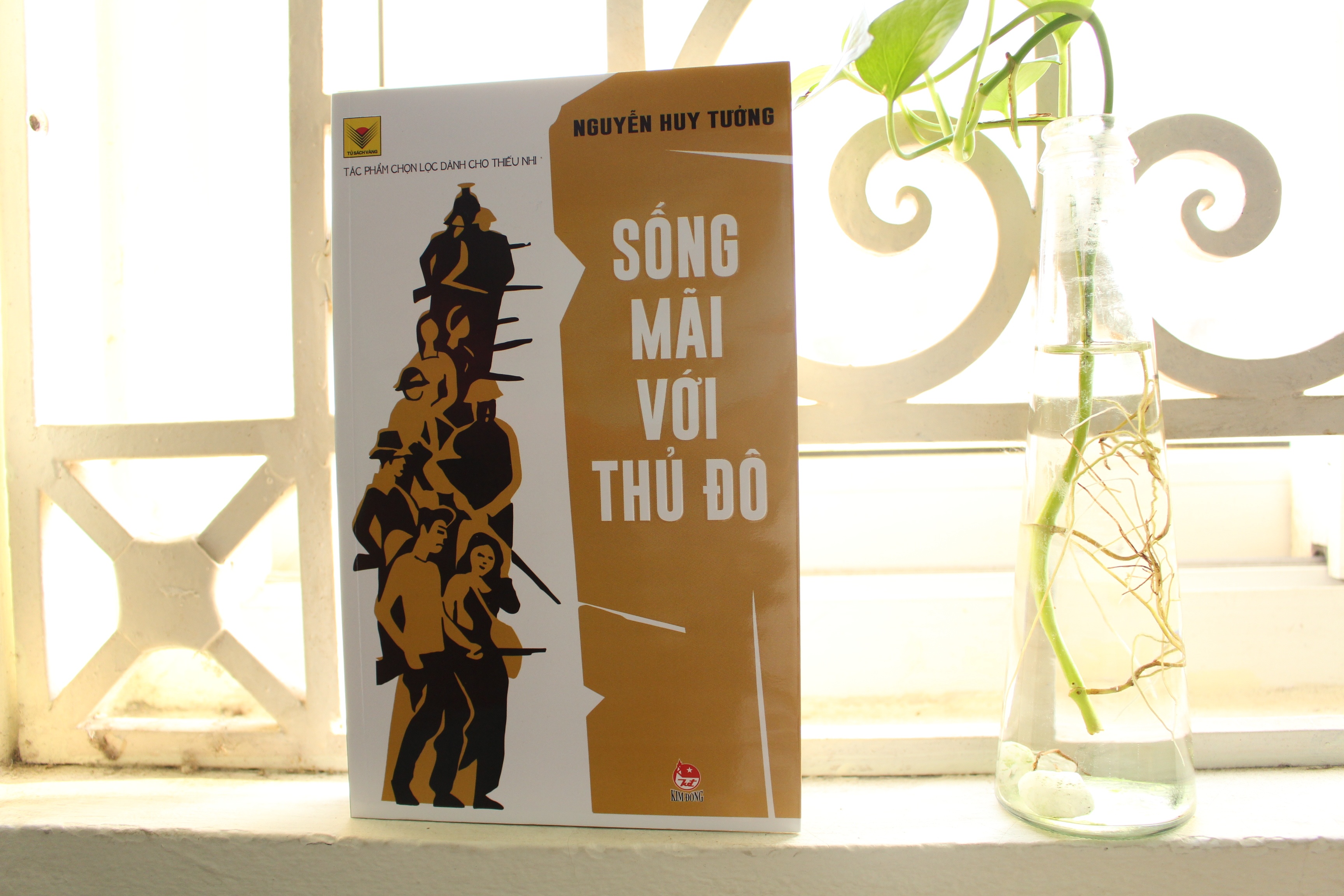 Nguyen Tuan viet ve tac pham Song mai voi Thu do cua Nguyen Huy Tuong anh 1