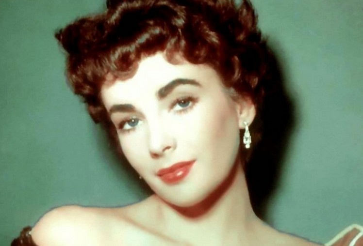 Thu tinh chay bong cua my nhan mat tim Elizabeth Taylor hinh anh