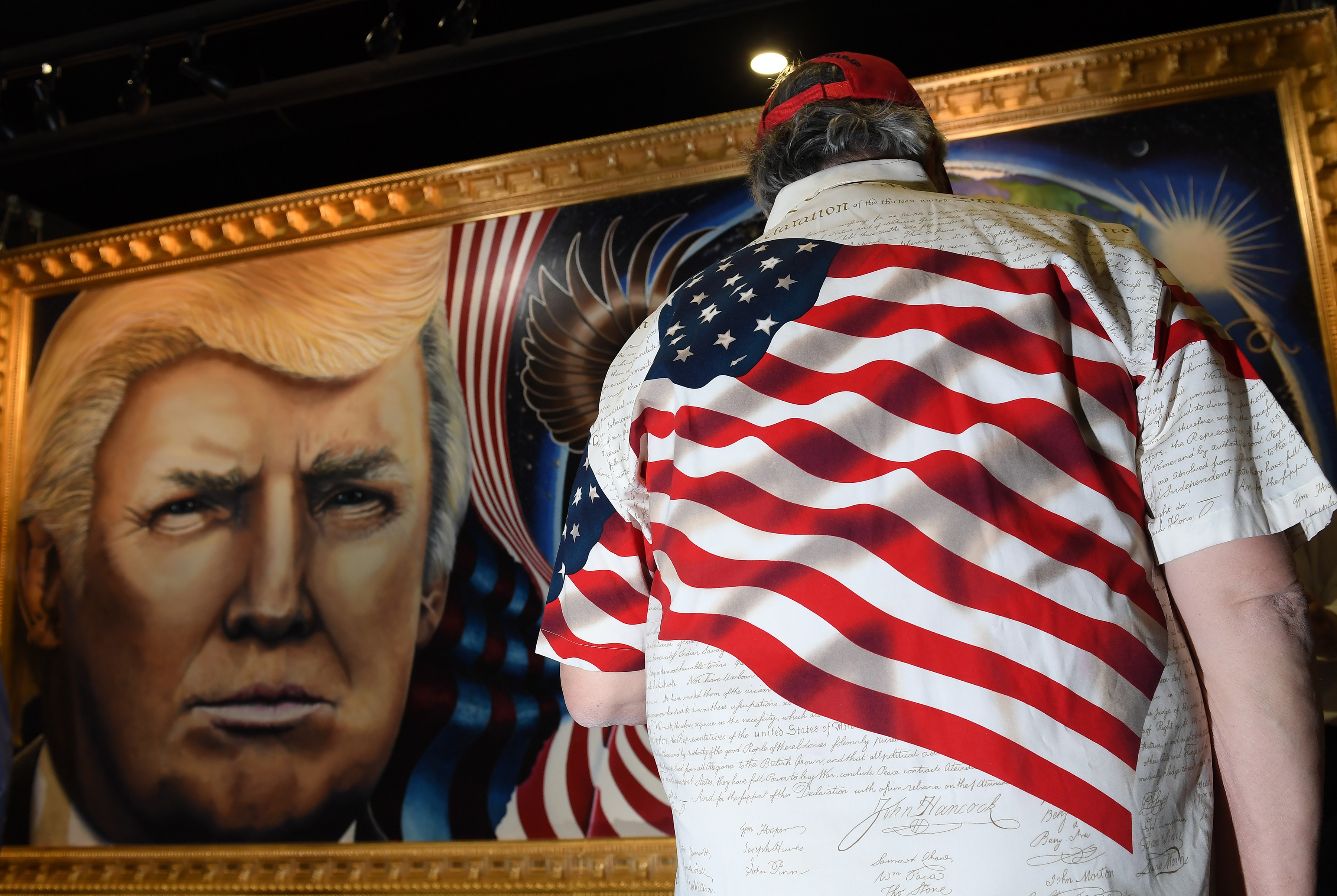 'Hieu ung Trump' phu bong len mua dau gia nghe thuat ty USD hinh anh