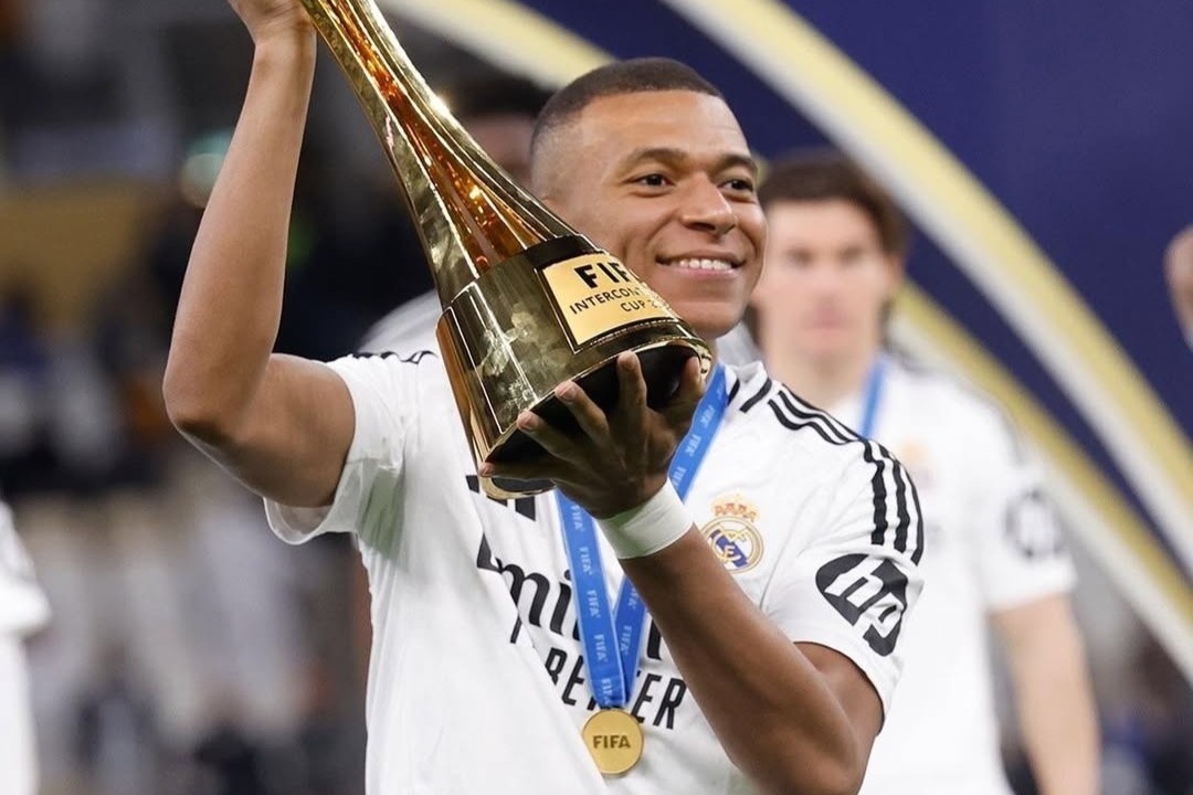 Cuoc dua 'dat vang' tennis, bong da cua cac hang xa xi hinh anh