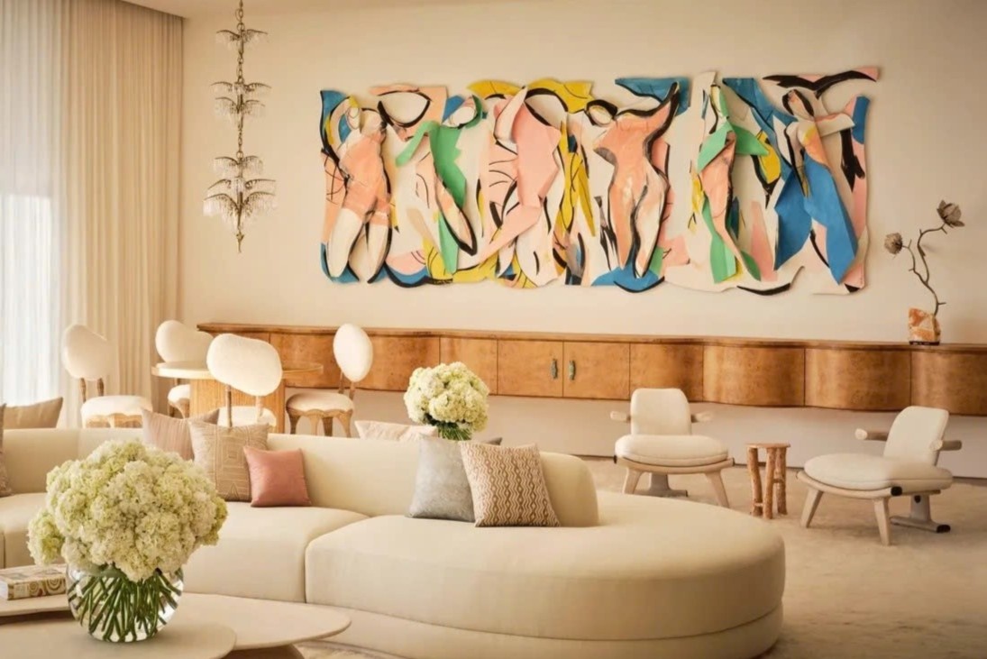 Ben trong to am 42 trieu USD cua ty phu Shutterstock hinh anh