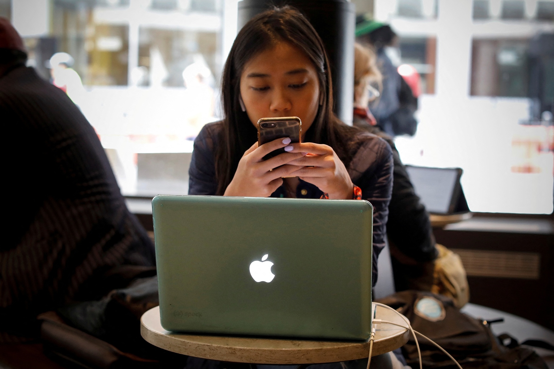 Gen Z,  tai chinh Gen Z,  kinh te Gen Z,  ap luc Gen Z,  tuong lai Gen Z,  the he Z anh 1