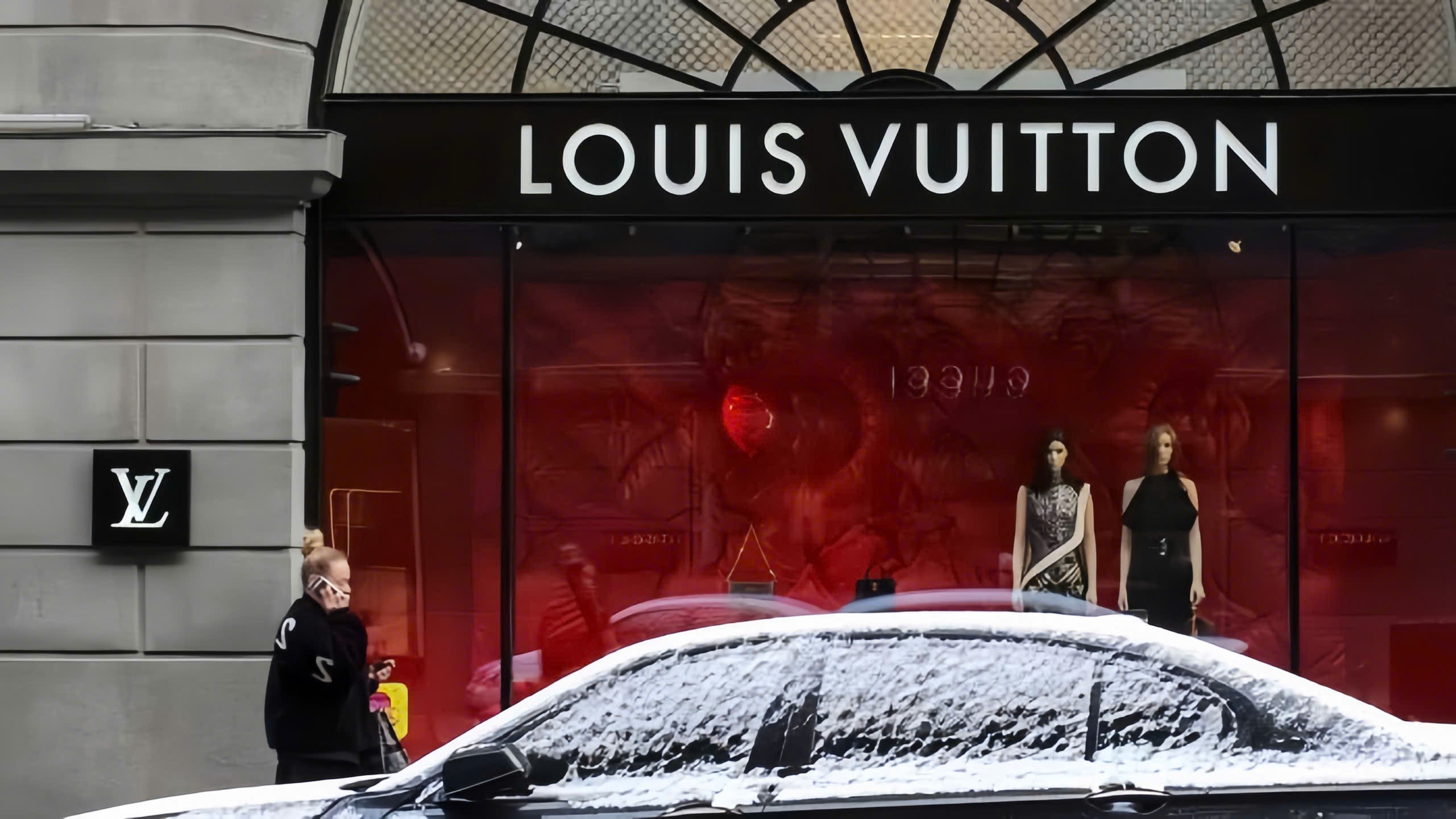 Paris chan dong loat vu trom tui xach xa xi hang trieu euro hinh anh