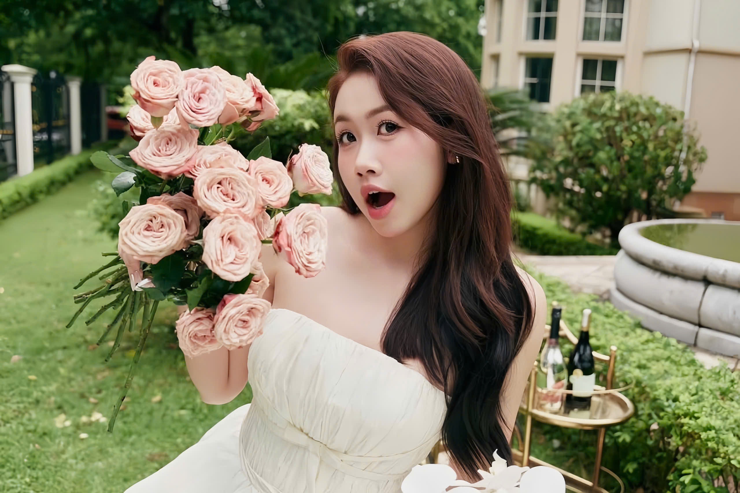 Chan dung vo tiep vien hang khong cua thu mon Trinh Xuan Hoang hinh anh