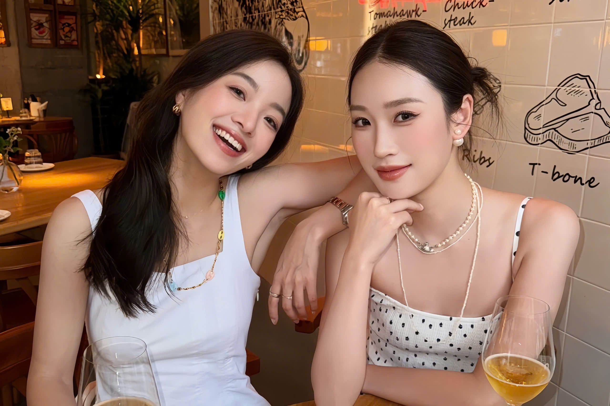 Mo the ATM chung de 'giu lua tinh ban' hinh anh