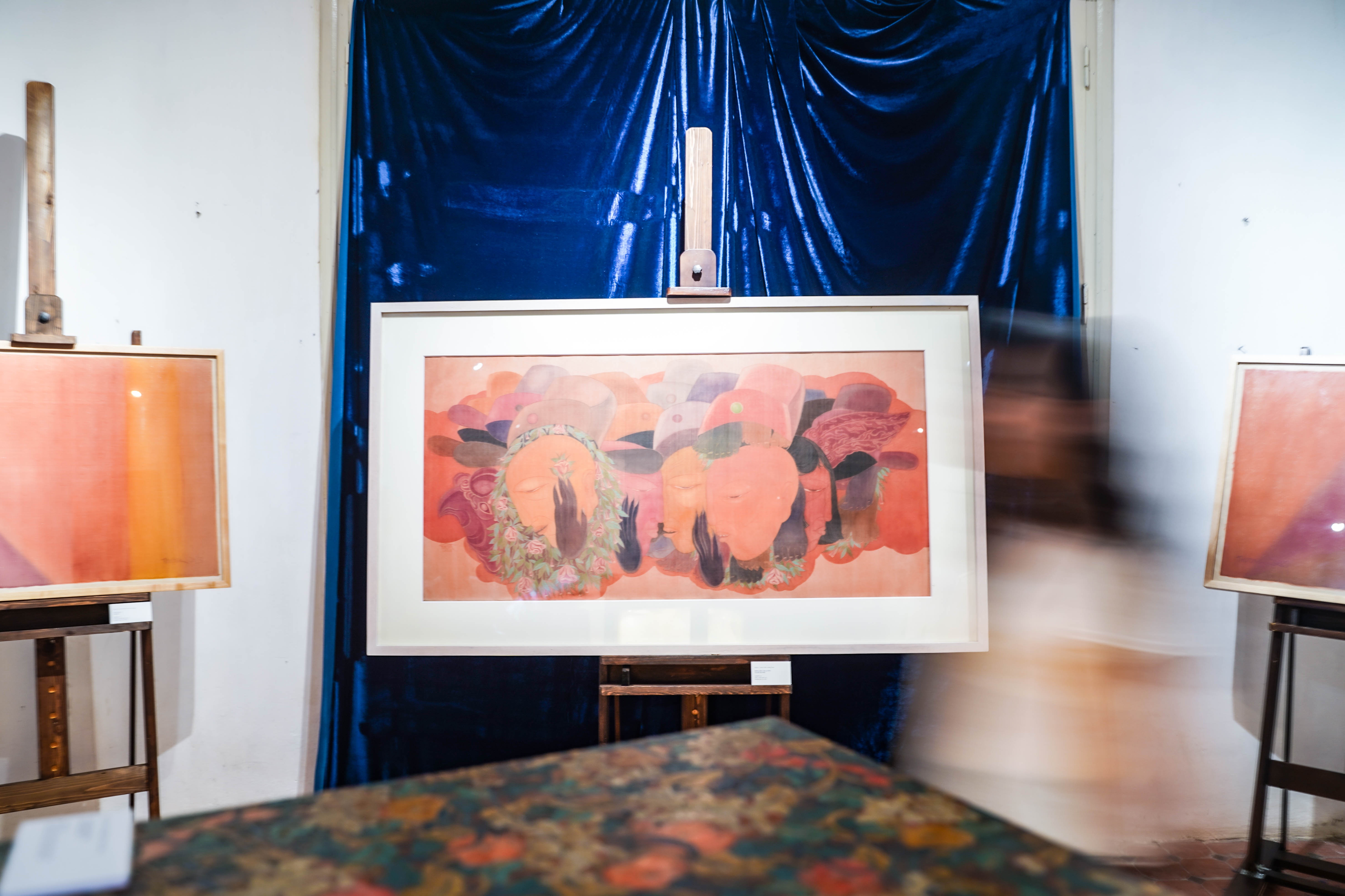 triển lãm tranh lụa,  lụa Việt, nghệ thuật lụa đương đại,  tranh lụa truyền thống,  biệt thự Pháp cổ,  Hàng Bài,  mỹ thuật Việt Nam ảnh 5 trien lam tranh lua,  lua Viet, nghe thuat lua duong dai,  tranh lua truyen thong,  biet thu Phap co,  Hang Bai,  my thuat Viet Nam anh 5