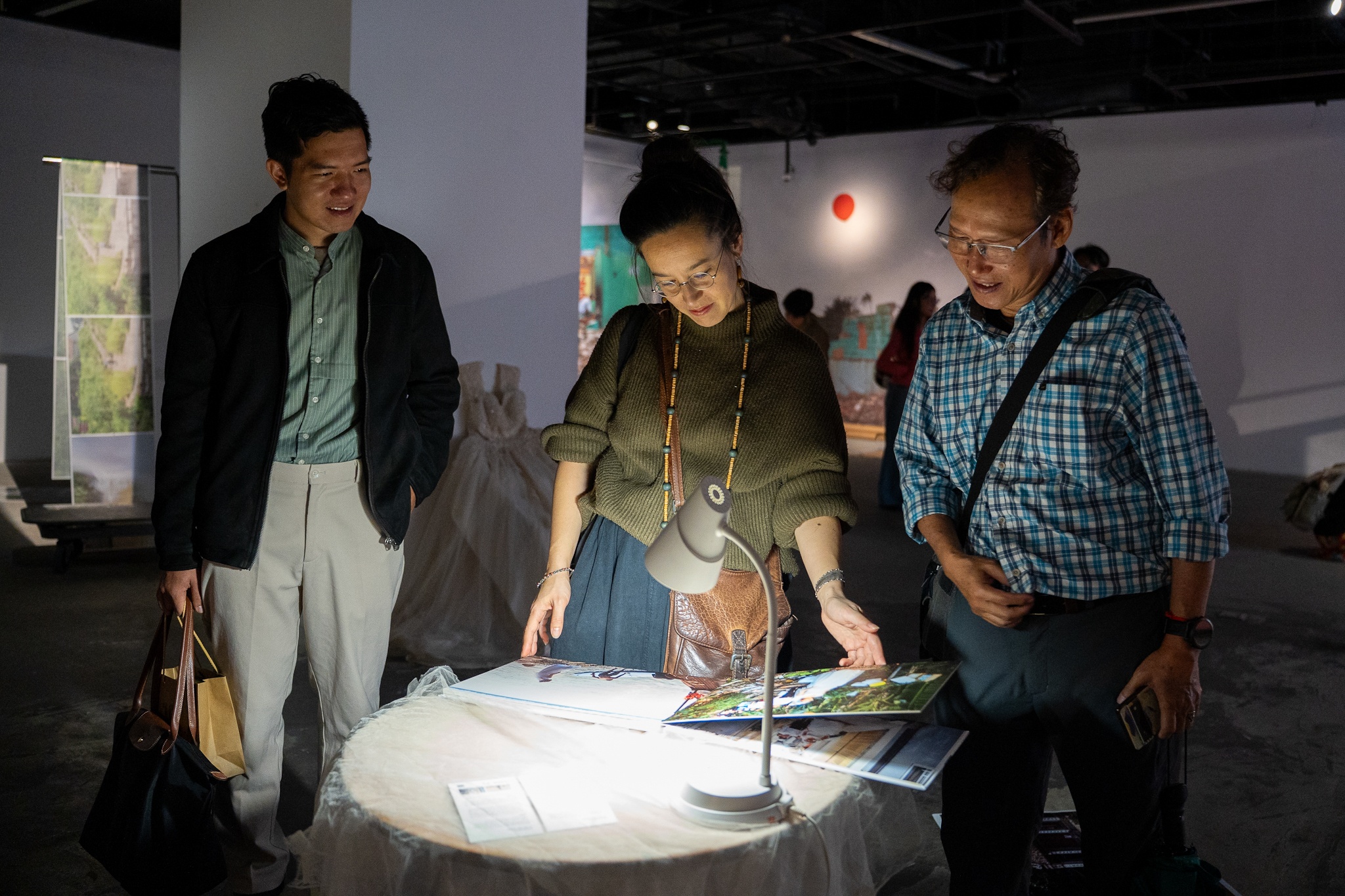 Biennale Photo Hanoi, triển lãm Miền Trập, triển lãm Lưu Trữ, ký ức nhiếp ảnh, nghệ thuật đương đại, Photo Hanoi 25 ảnh 15 Biennale Photo Hanoi, trien lam Mien Trap, trien lam Luu Tru, ky uc nhiep anh, nghe thuat duong dai, Photo Hanoi 25 anh 15