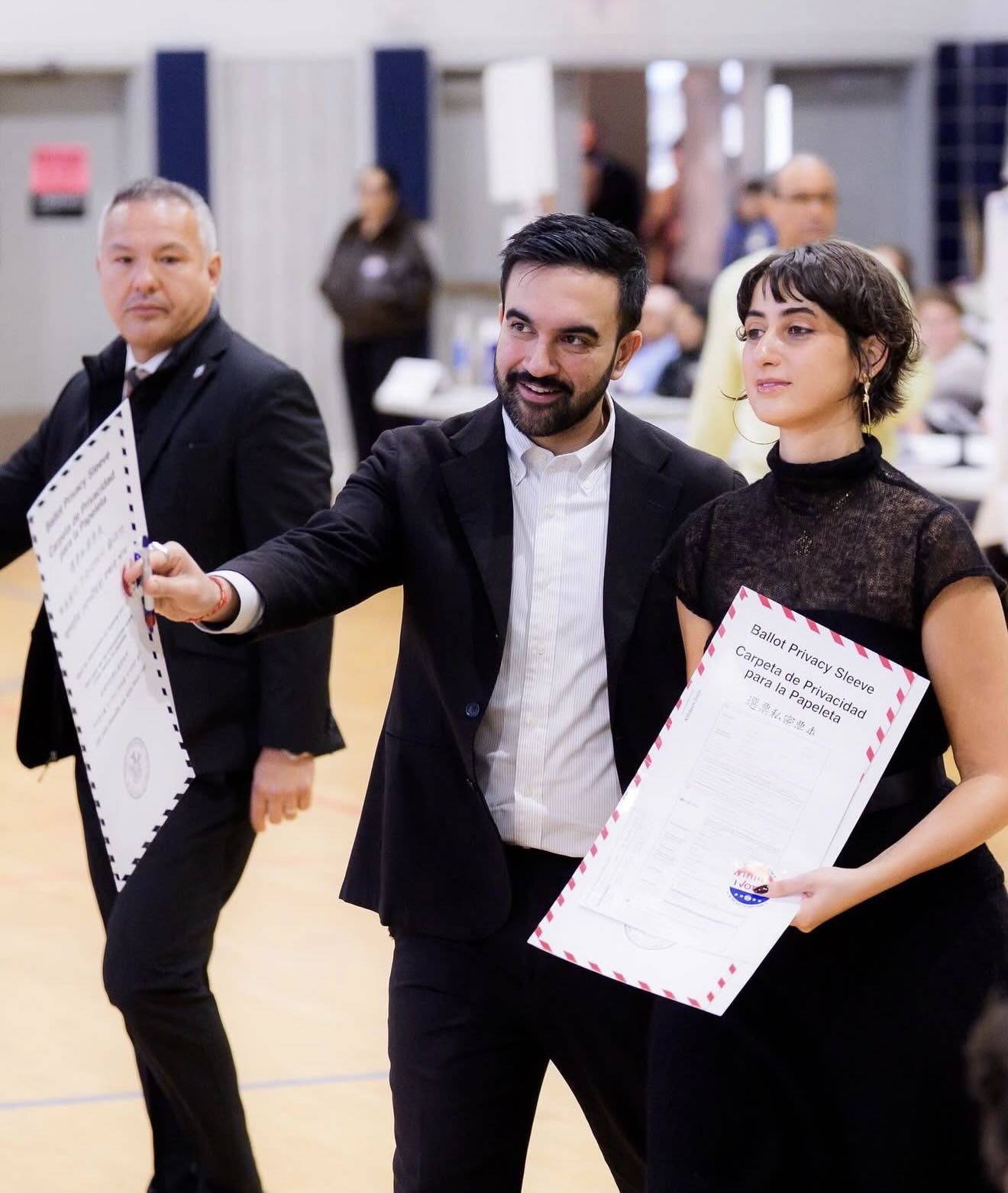 Rama Duwaji, Gen Z New York, đệ nhất phu nhân, thị trưởng New York, Zohran Mamdani, nghệ sĩ trẻ ảnh 6 Rama Duwaji, Gen Z New York, de nhat phu nhan, thi truong New York, Zohran Mamdani, nghe si tre anh 6