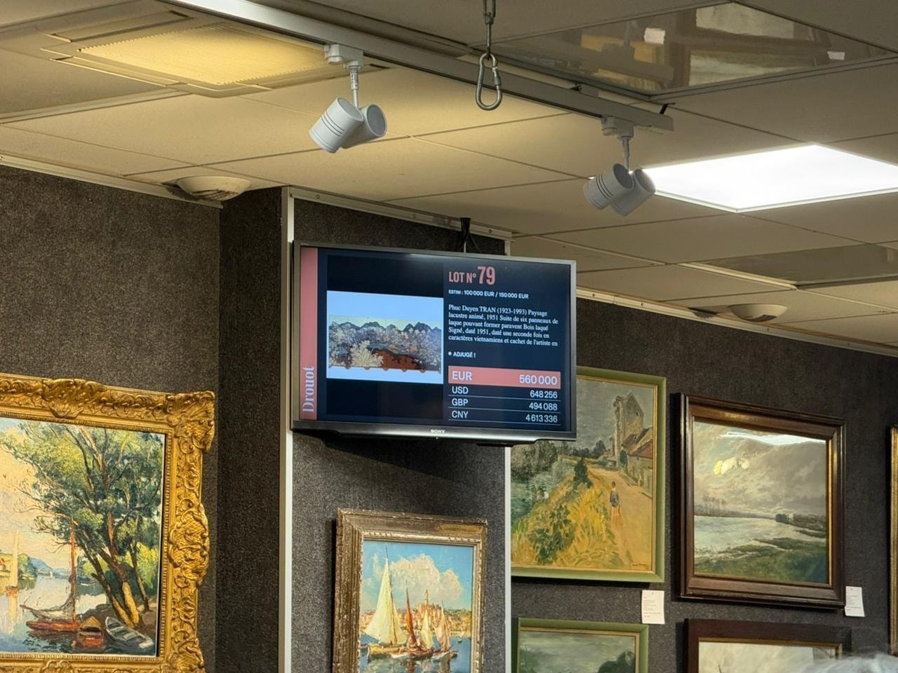 Son mai Viet Nam,  dau gia nghe thuat,  trieu euro,  nghe thuat Viet,  binh phong son mai,  dau gia Paris anh 1