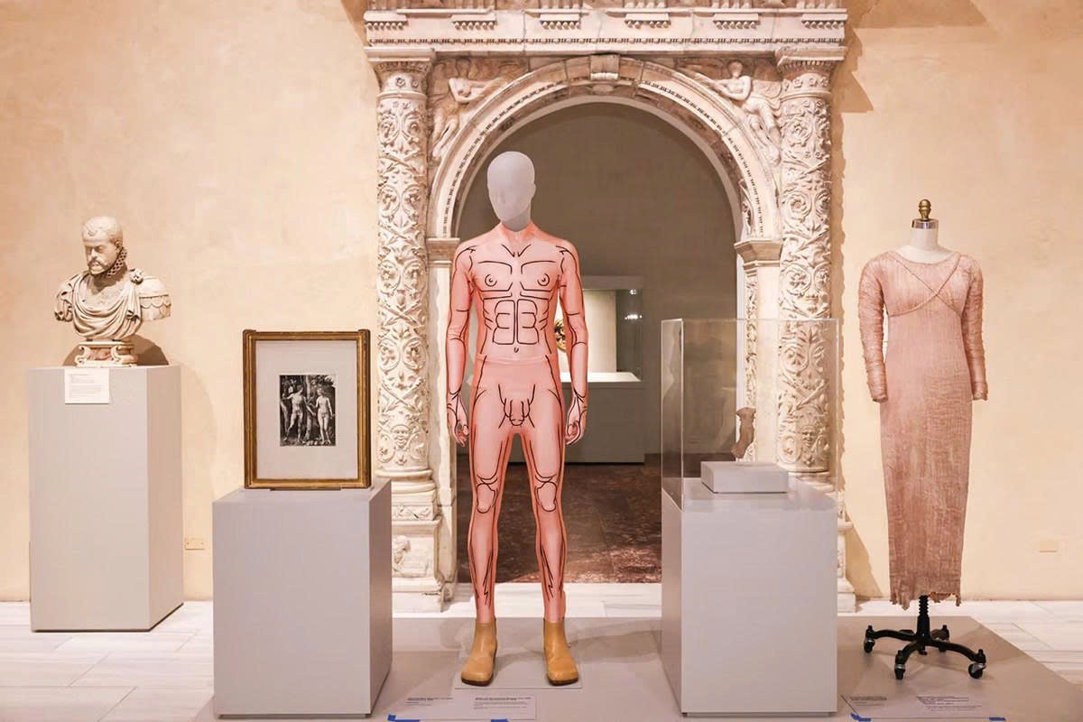 Jeff Bezos Met Gala,  Met Gala 2026,  tham vong Bezos,  thau tom Vogue,  Lauren Sanchez thoi trang,  thoi trang cao cap,  Amazon thoi trang,  Costume Art anh 3