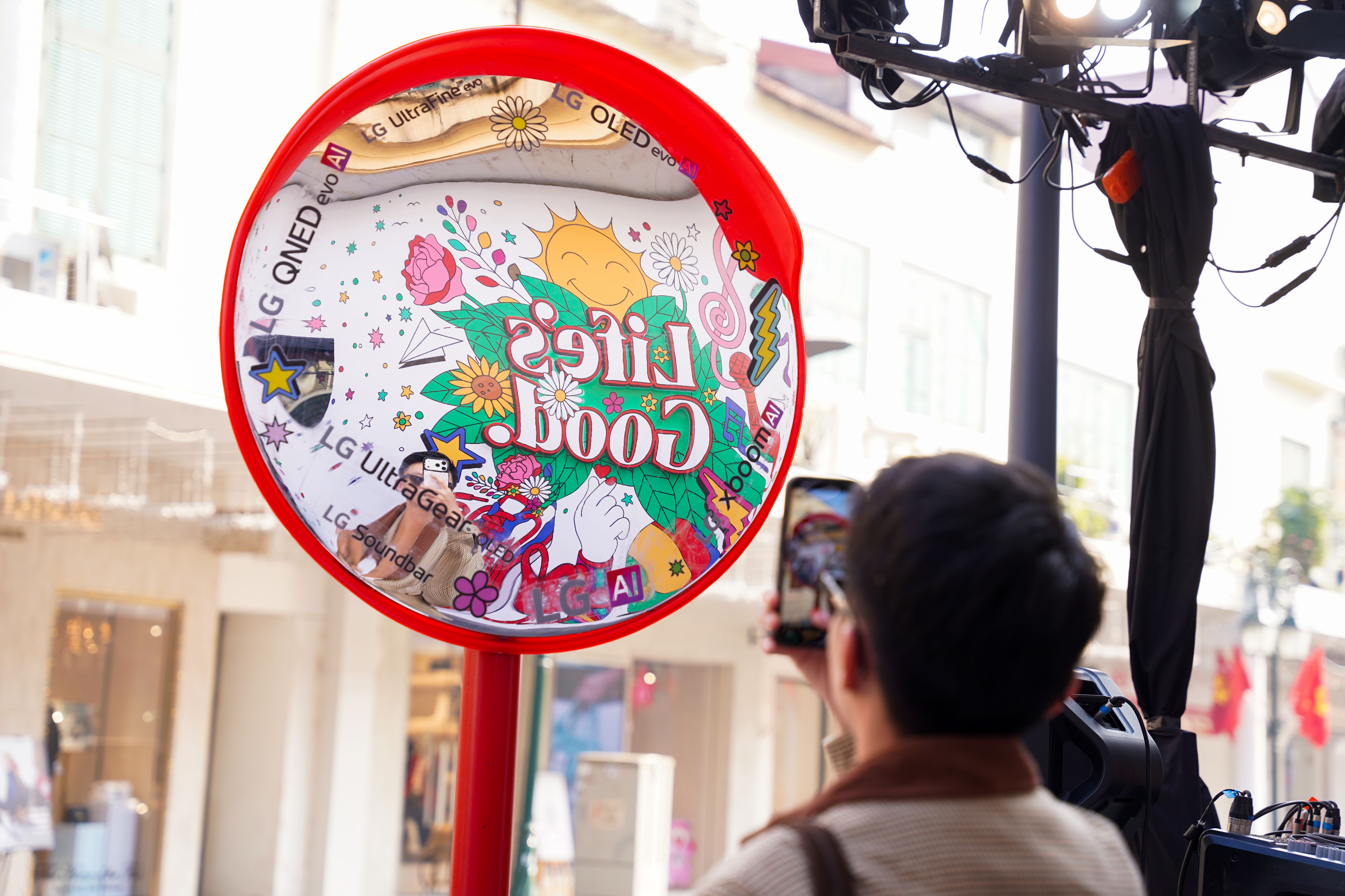 Cong nghe va thiet ke sang tao giao thoa o Ho Guom hinh anh